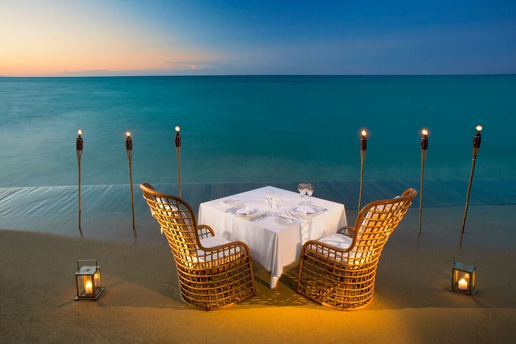 privates Dinner Set-up am Meer 